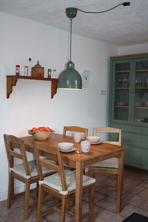 Dining - Cozy vacation home/apartment Kleine Auszeit Blumenthal (Ferdinandshof)