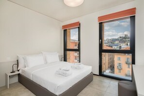 1 habitación, tabla de planchar con plancha, internet y ropa de cama 