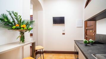Comfort Apartment | Private kitchen | Full-size fridge, microwave, stovetop, cookware/dishes/utensils