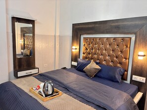 Desk, laptop workspace, free WiFi - Hotel sukoon tapovan (Rishikesh)