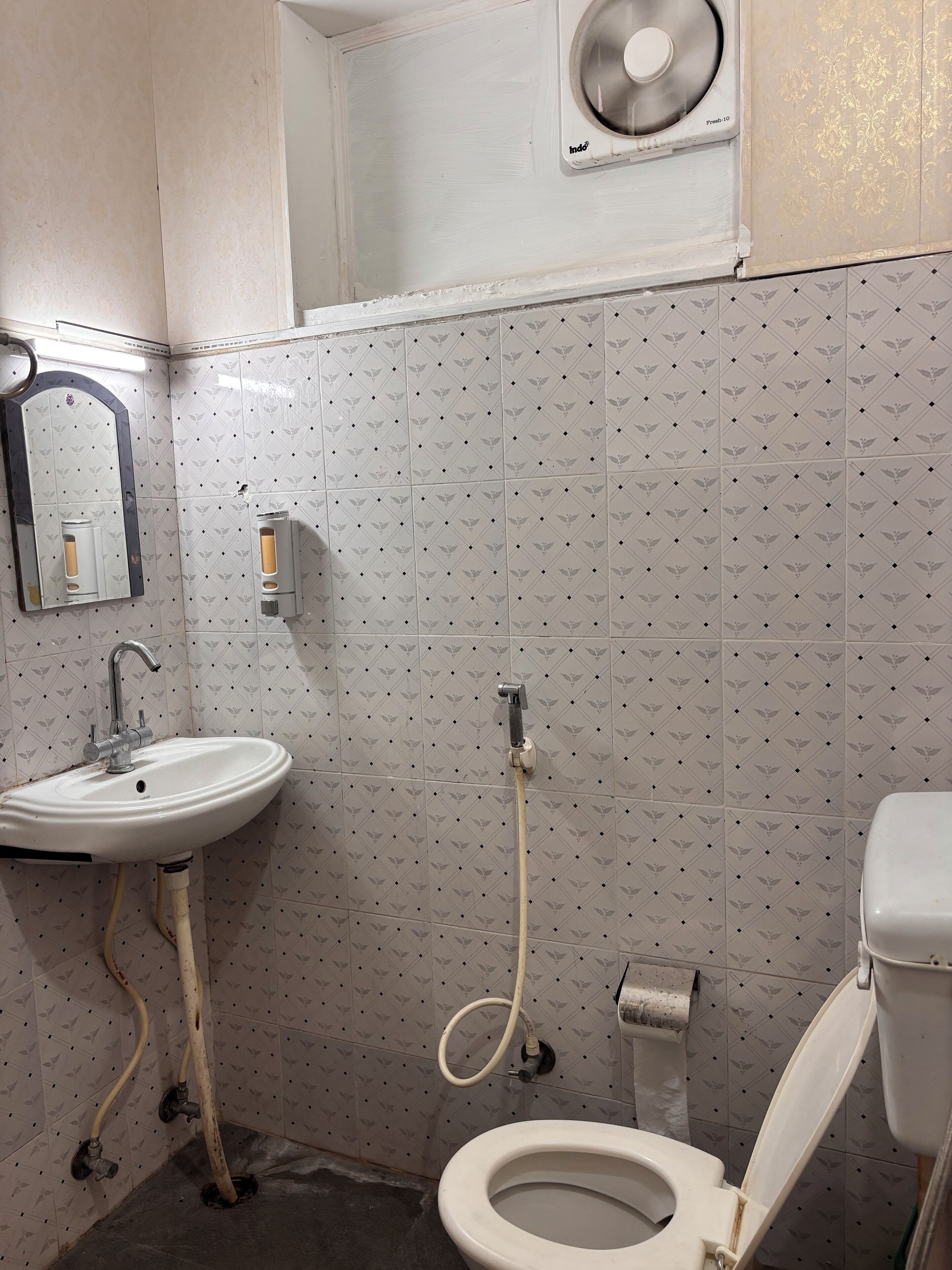 Dobbeltrom – comfort | Bad | Dusj, tøfler, håndklær og såpe