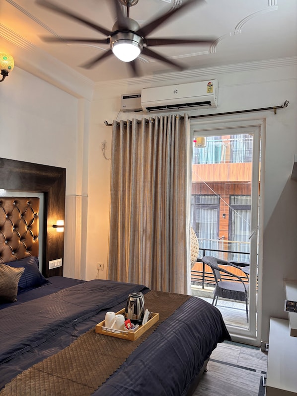 Deluxe Double Room, Balcony, Mountain View | Desk, laptop workspace, free WiFi - Hotel sukoon tapovan (Rishikesh)