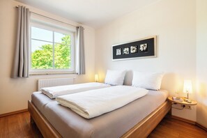 2 bedrooms, bed sheets