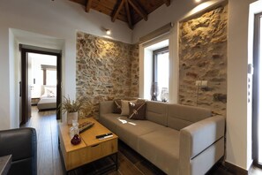 Elithea Villa One | Living room | 50-inch Smart TV with satellite channels - Elithea Villas (Monemvasia)