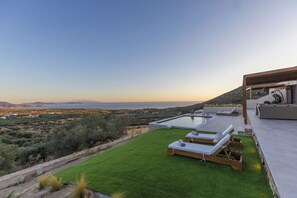 Elithea Villa One | Eigener Pool