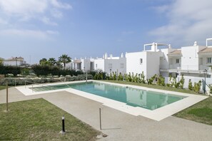 Pool - Modern Atlanterra Apartment with Shared Pool, Solar Panels, Battery & Backup (Atlanterra)