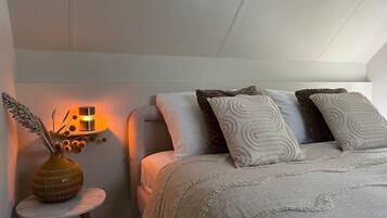 3 bedrooms, iron/ironing board, WiFi