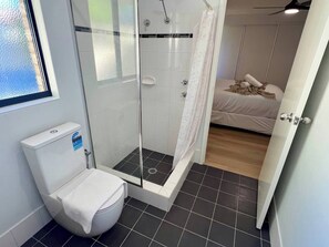Hair dryer, towels - Modern Stay in Armadale (Armadale)
