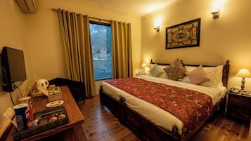 Deluxe Double Room | Free WiFi