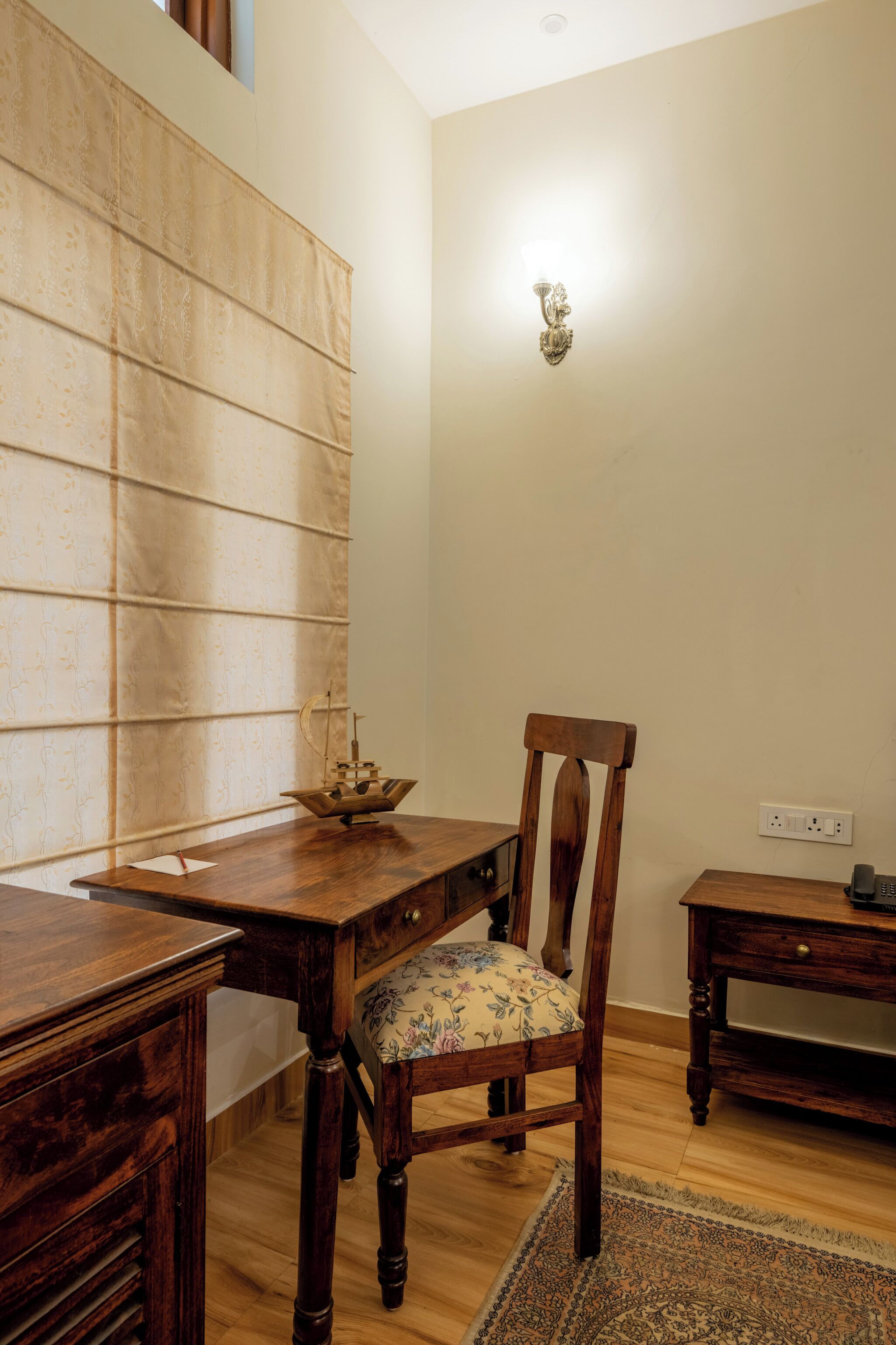 Standard Room, Forest View | Desk