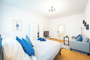 1 habitación, tabla de planchar con plancha, wifi y ropa de cama 