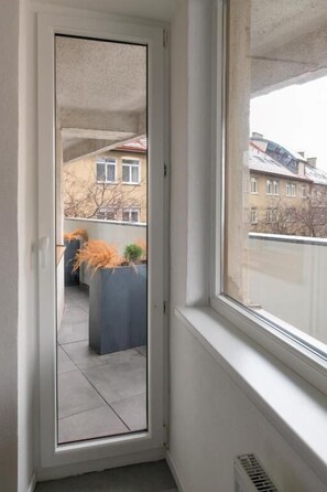 Twin Room | Interior - IZY STAY Hostel Bratislava (Bratislava)