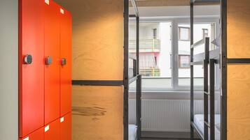 Bed in 6-Bed Female Dormitory Room | Free WiFi