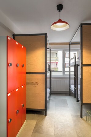 Bed in 6-Bed Female Dormitory Room | Wi-fi percuma 