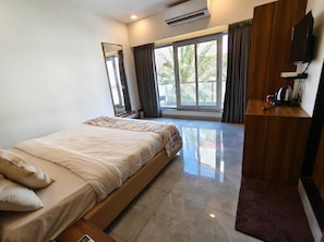 Quarto superluxo | Escrivaninha, roupa de cama