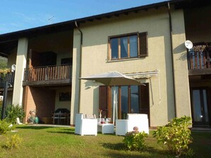 Exterior - Casa Muceno Apartment in Porto Valtravaglia (Porto Valtravaglia)