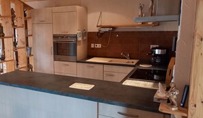 Microwave, oven, stovetop, dishwasher - Vacation apartment "Belle Vue - Höheinöd" (Höheinöd)