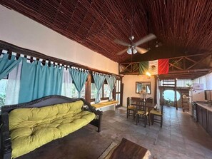 TV - Treehouse Loft in Prime Location (Playa del Carmen)