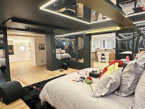 1 bedroom, internet, bed sheets - Romantic luxury suite with private spa, sauna & cinema - Romantic escape! (Castres)