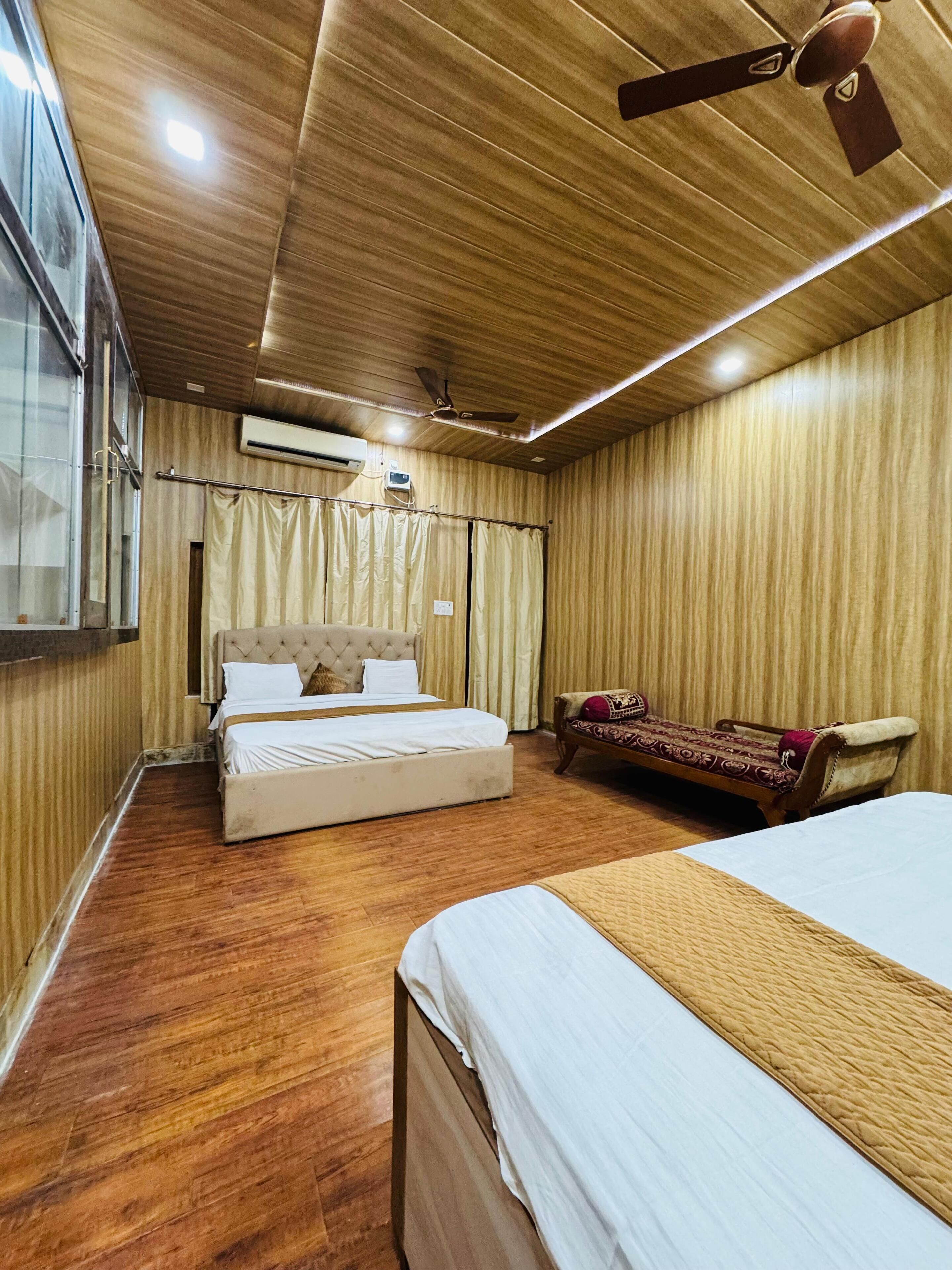 Family Twin Room | In-room safe, desk, laptop workspace, soundproofing