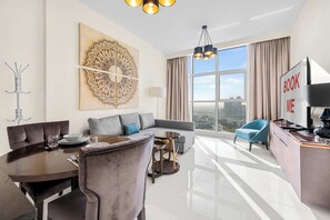 TV - Free housekeeping visits during your stay - StayShort - 1BR in JVC that Sleeps 4 with Amazing Amenities (JVC)