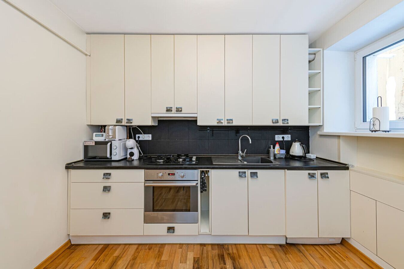 Refrigerador, microondas, horno, placa de cocina