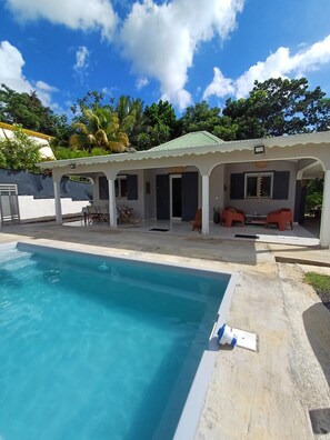 Pool - Description (Lamentin)