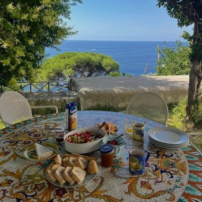 Luxury Apartment with Sea View, Perfect for Couples and Mature Guests