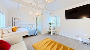 1 habitación, tabla de planchar con plancha, wifi gratis y ropa de cama 