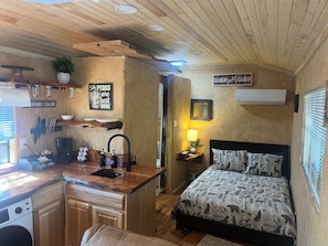 1 bedroom, iron/ironing board, WiFi - The Last Resort In the Historic Upper Canyon (Ruidoso)