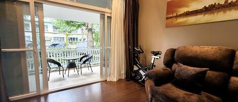 Appartement, 1 chambre, fumeurs, balcon | Salle de séjour