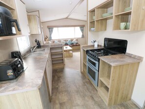 Feriehus | Privat køkken | Køkkentøj/tallerkener/redskaber