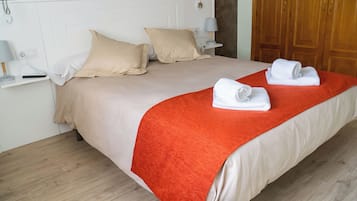 Silitysrauta/-lauta, Wi-Fi, vuodevaatteet