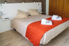 2 slaapkamers, een strijkplank/strijkijzer, wifi, beddengoed