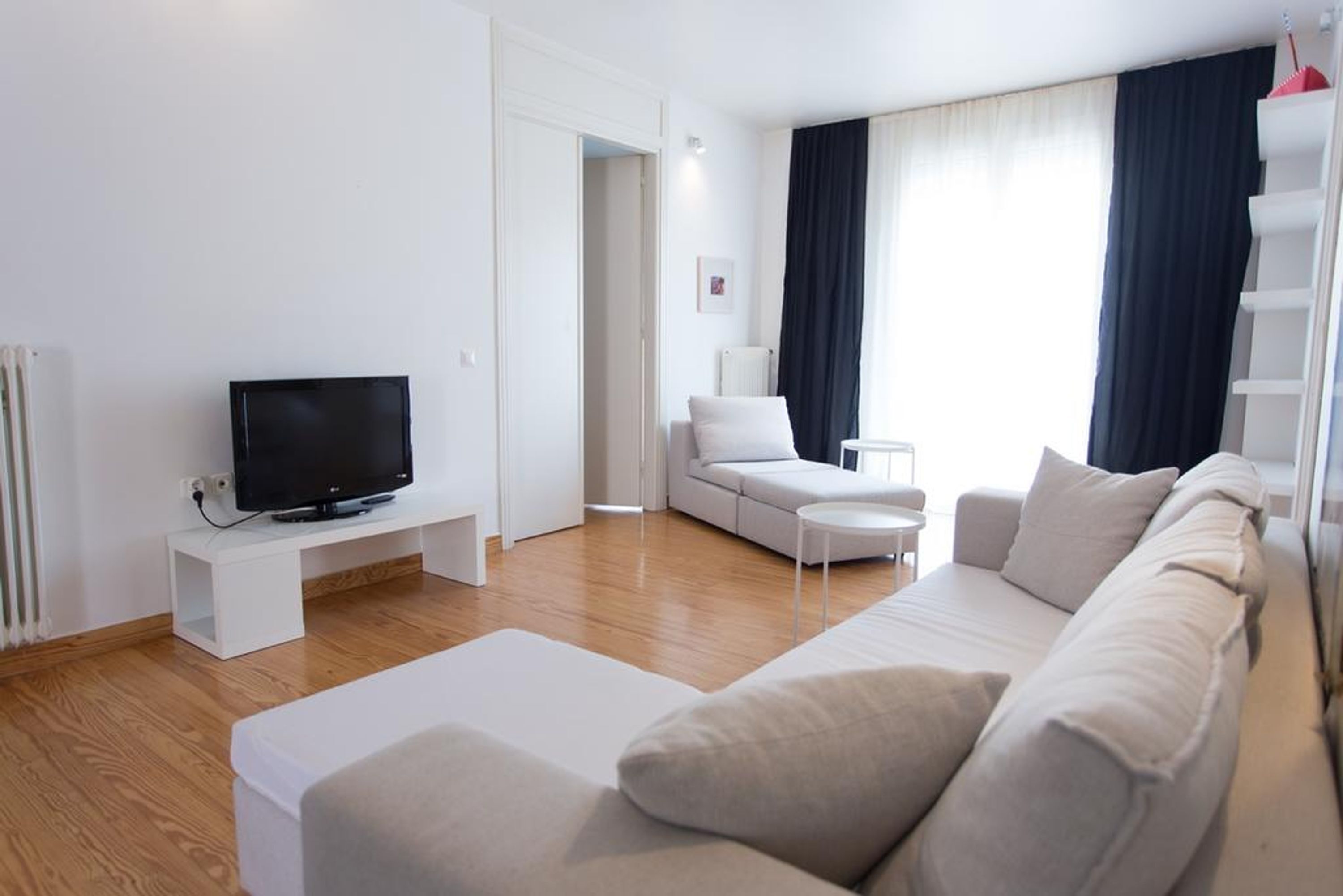 Apartment | 2 bedrooms, desk