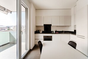 Fridge, microwave, toaster - Modern Comfort in Lugano (Mola Giglio) (Lugano)