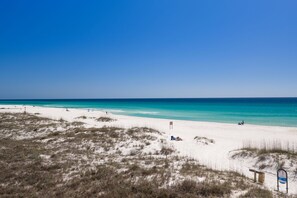 Beach nearby - Gulf Views! 2 Bedroom Townhome in Inlet Beach! (Inlet Beach)