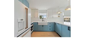 Private kitchen - Beautiful waterfront home in Islamorada, Fl Keys! Ready for only your clothes!! (Tavernier)