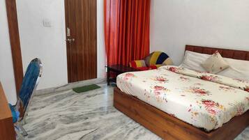 Deluxe Room, Balcony | Desk, free WiFi