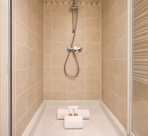 Deluxe Apartment, City View | Bathroom - 1532 Mouffetard (Paris)