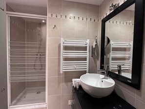 Lägenhet Deluxe - utsikt mot staden | Badrum