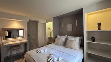 LÀgenhet Deluxe - utsikt mot staden | StrykjÀrn/strykbrÀda, gratis wi-fi och sÀngklÀder