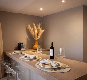 Deluxe Apartment, City View | Living area | 80-cm Smart TV with digital channels - 1532 Mouffetard (Paris)