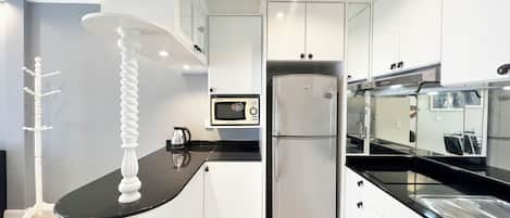Apartment, 1 Bedroom, Smoking, Balcony | Interior