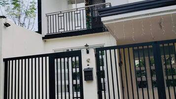 House, 2 Bedrooms, Balcony, Mountain View | Exterior detail