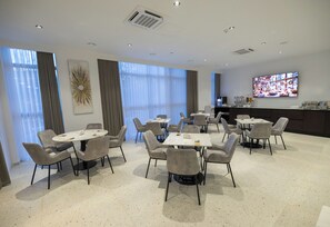 Bao gồm bữa sáng buffet hàng ngày 
