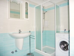 Apartment, 2 Bedrooms, Terrace | Bathroom - Cozy Beachside Apartment (San Michele al Tagliamento)
