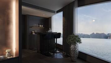 VIP Suite with Ocean View (1 Extra-Large Double Bed) | Balcony view