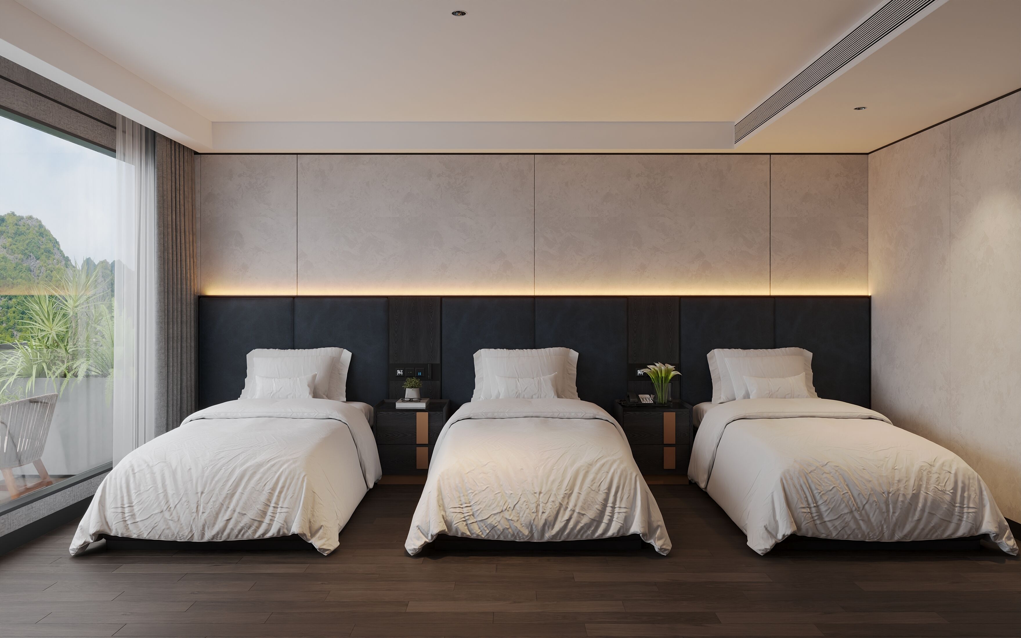 Habitación triple, 3 camas individuales, balcón | Caja de seguridad en la habitación y espacio para trabajar con laptop 