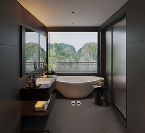 Phòng Junior, quang cảnh bãi biển | Phòng tắm | Bồn tắm và buồng tắm vòi sen riêng, đồ dùng nhà tắm miễn phí 